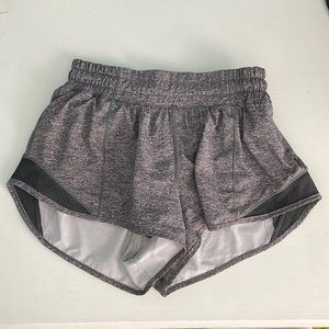 Lululemon Hotta Hot (inseam 2.5) gray in size 4